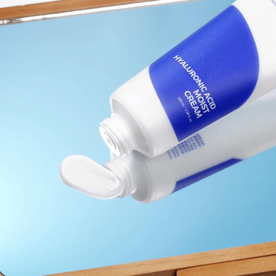 Isntree Hyaluronic Acid Moist Cream - Moisturizer for Normal, Dry, or Aging Skin