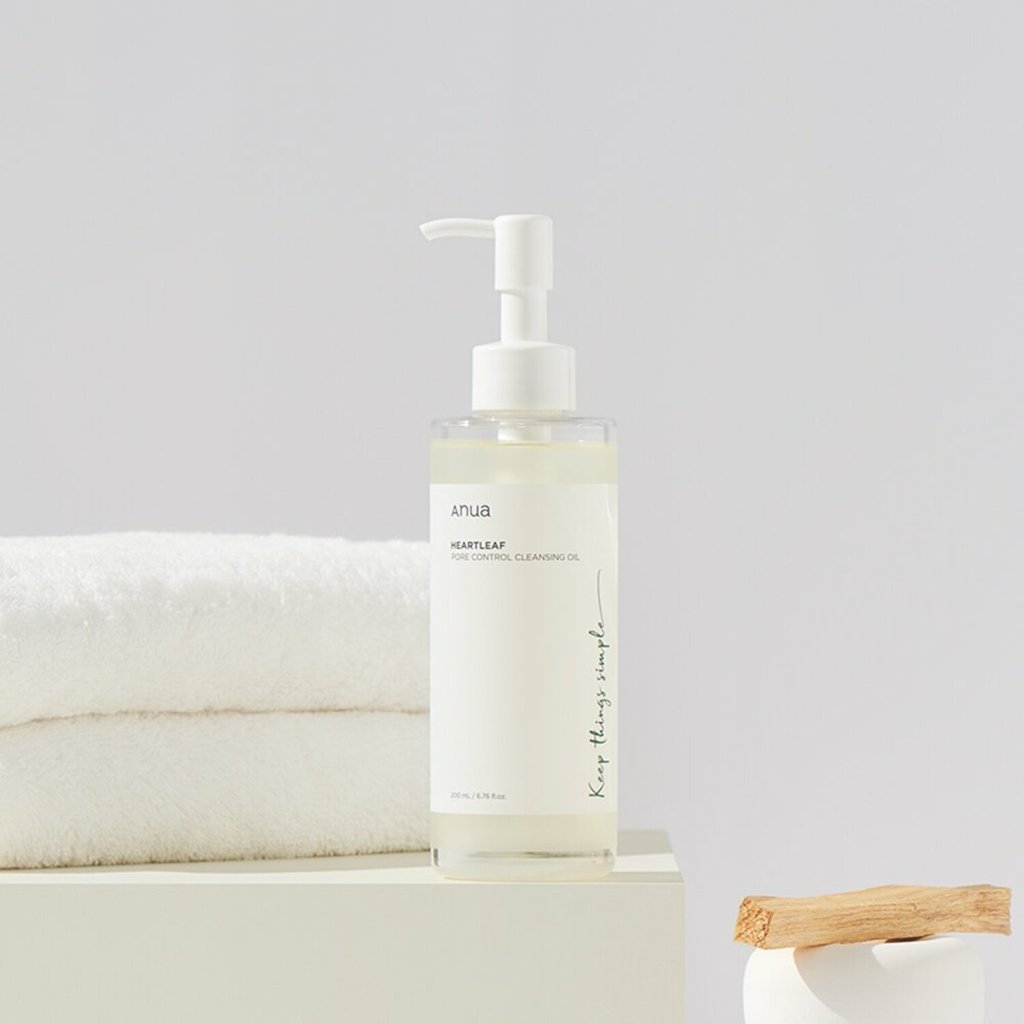 Anua Heartleaf Pore Control Cleansing Oil (20 ml or 200 ml)