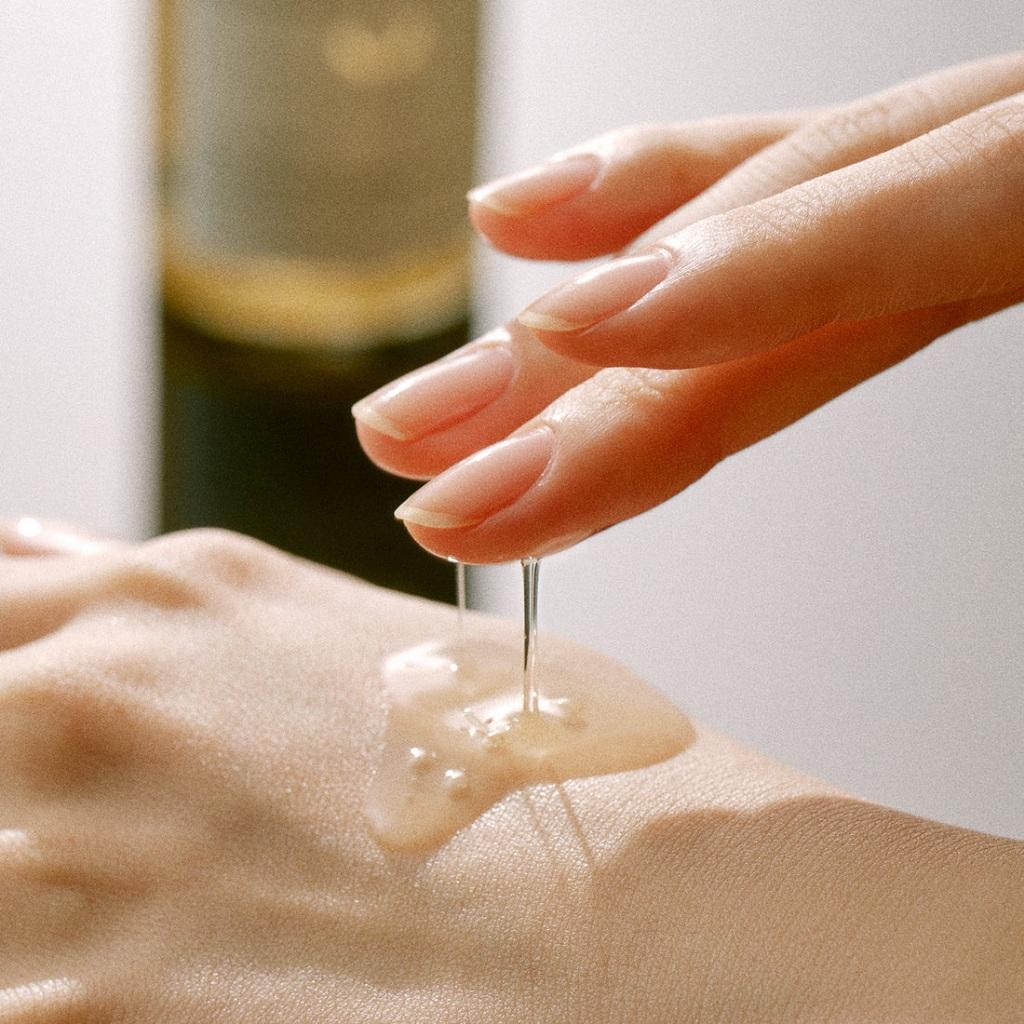 Mixsoon Bean Essence (30 ml or 50 ml) - For Makeup Skin Prep - Moisturizing, Controls Sebum Production, Reduces Blackheads